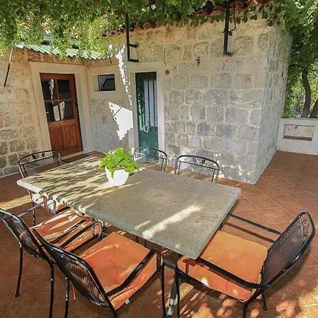 아파트 Apartment&rooms Savonari - Two Bedroom With Terrace 오라사크