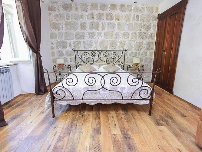 Apartment&rooms Savonari - Two Bedroom With Terrace אורסאץ