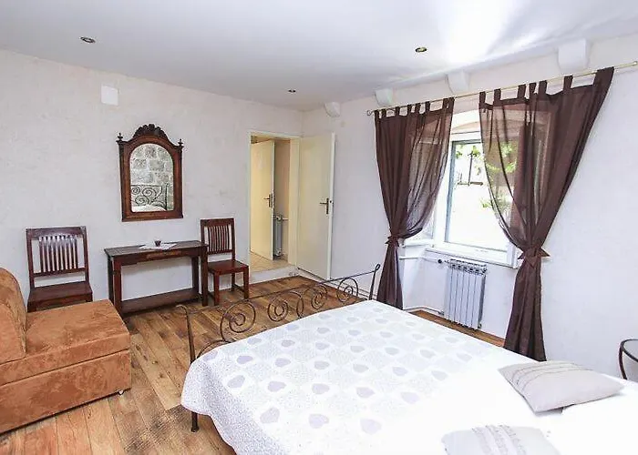 Apartment&rooms Savonari - Two Bedroom With Terrace